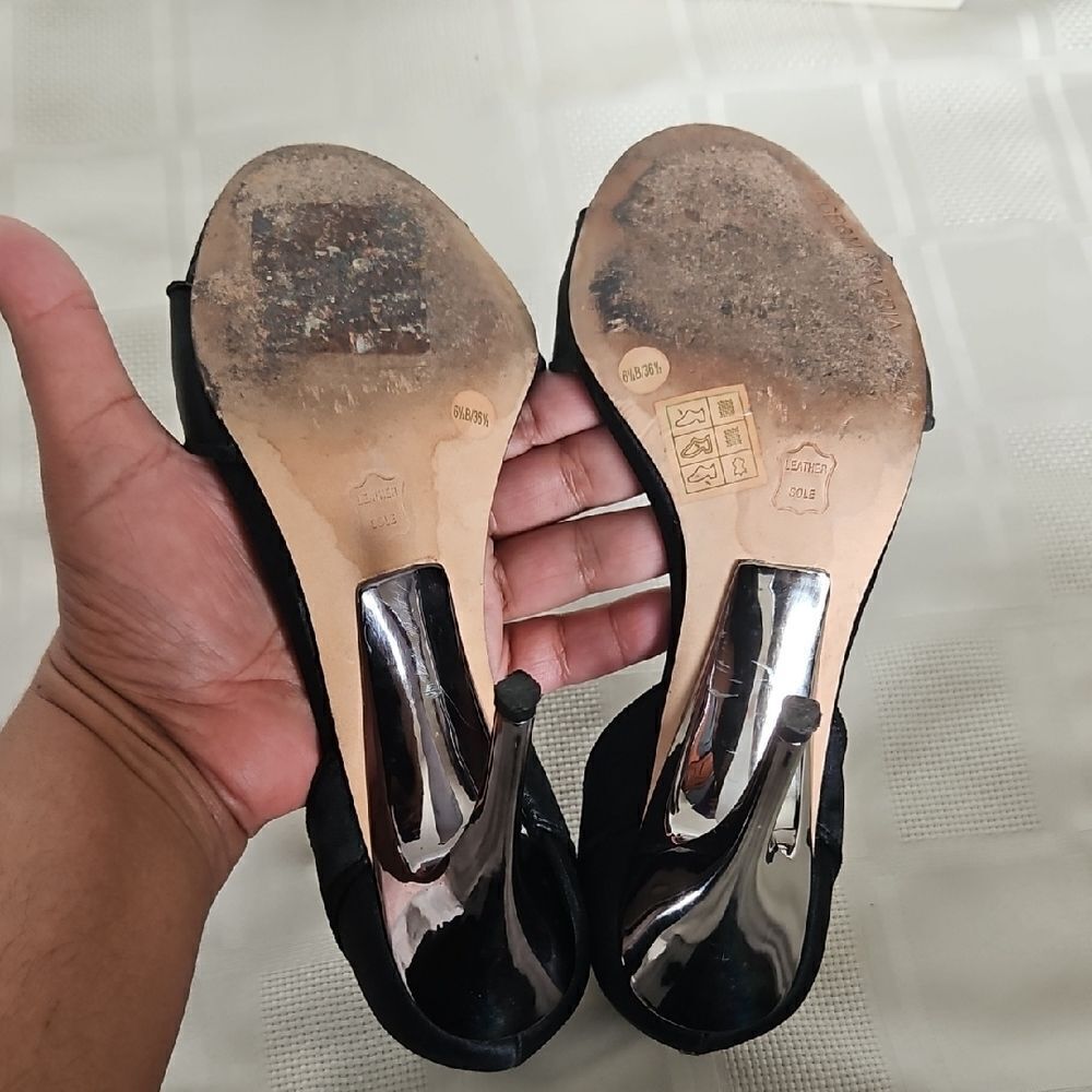 BCBGMAXAZRIA Women's Black Heels - Picture 7 of 16